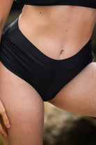Mika Body Wear - Yoga Shorts - Meeko Short #color_black