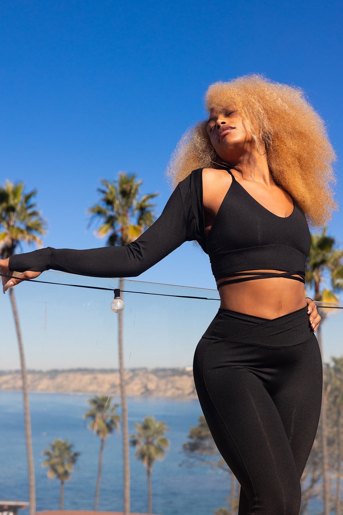 Mika Body Wear - Tops - Viento Crop