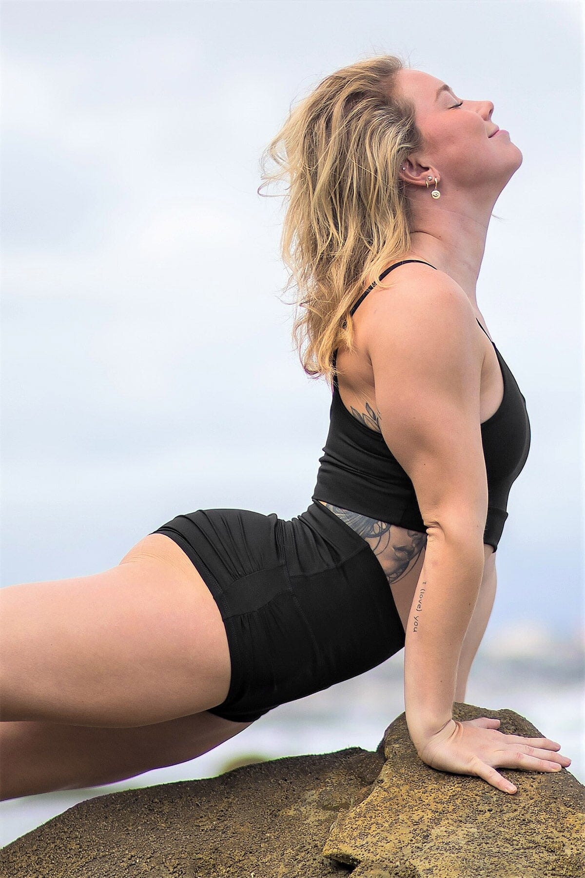 Mika Body Wear - Betty Short - High Waisted Shorts #color_black