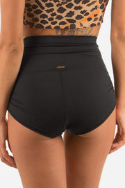 Mika Body Wear - Betty Short - High Waisted Shorts #color_black