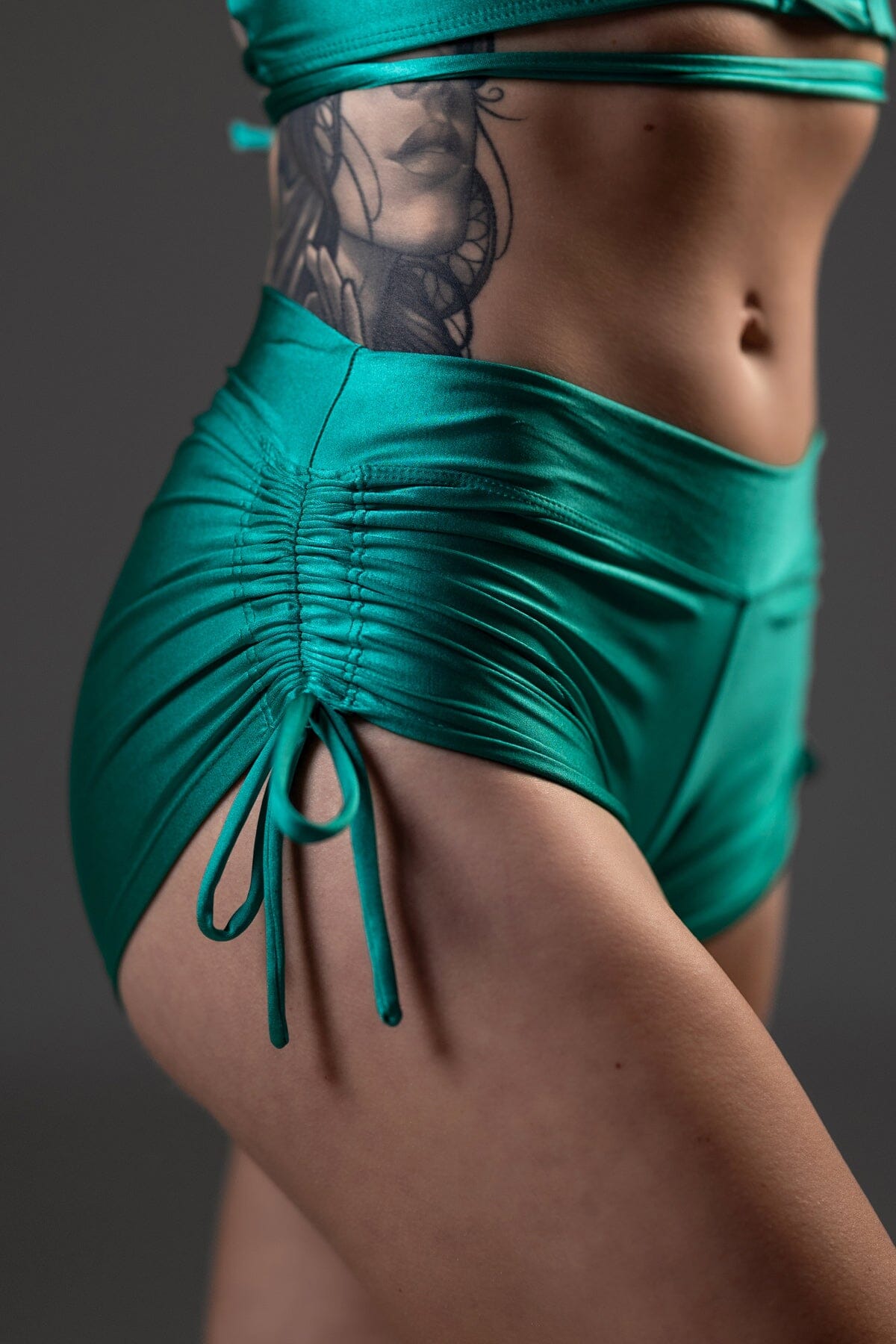 Mika Body Wear - Lucia Short Shorts #color_emerald