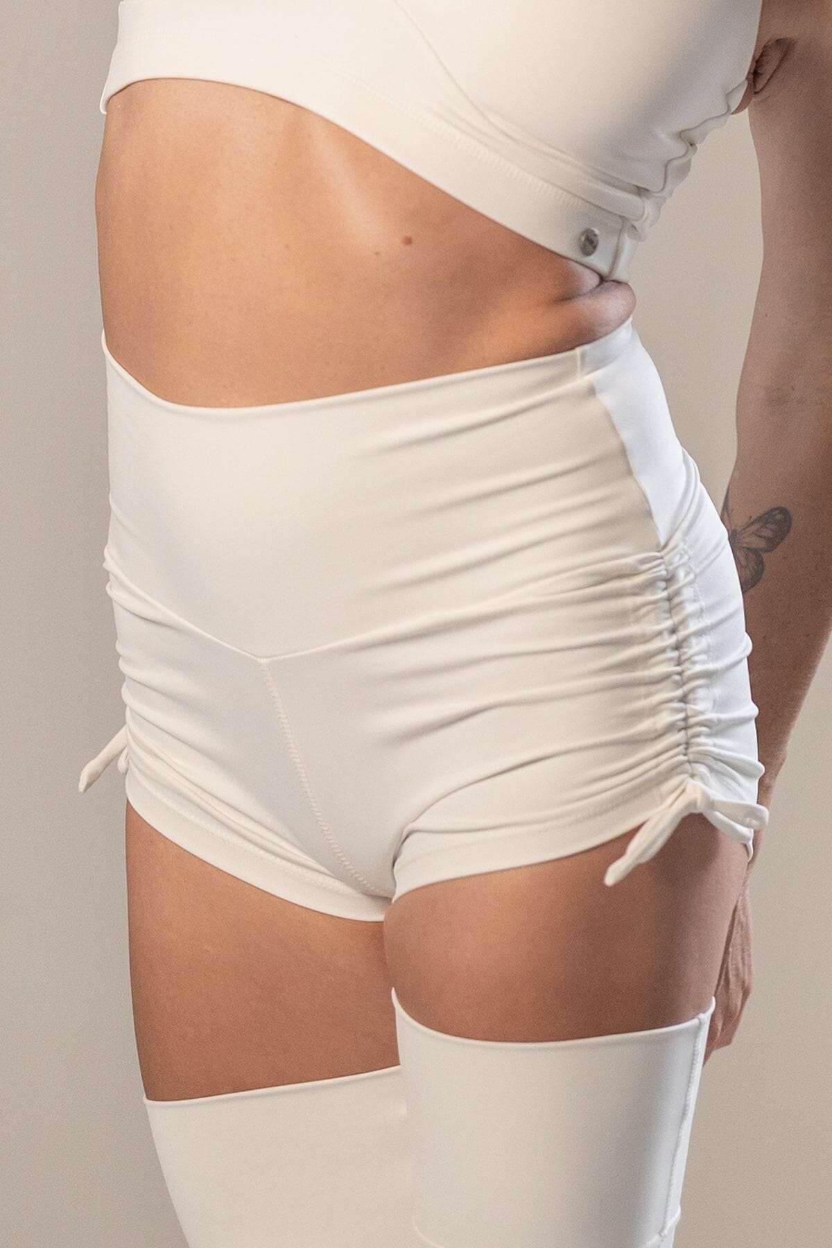 Mika Body Wear - Mikaela Short - High Waisted #color_cream