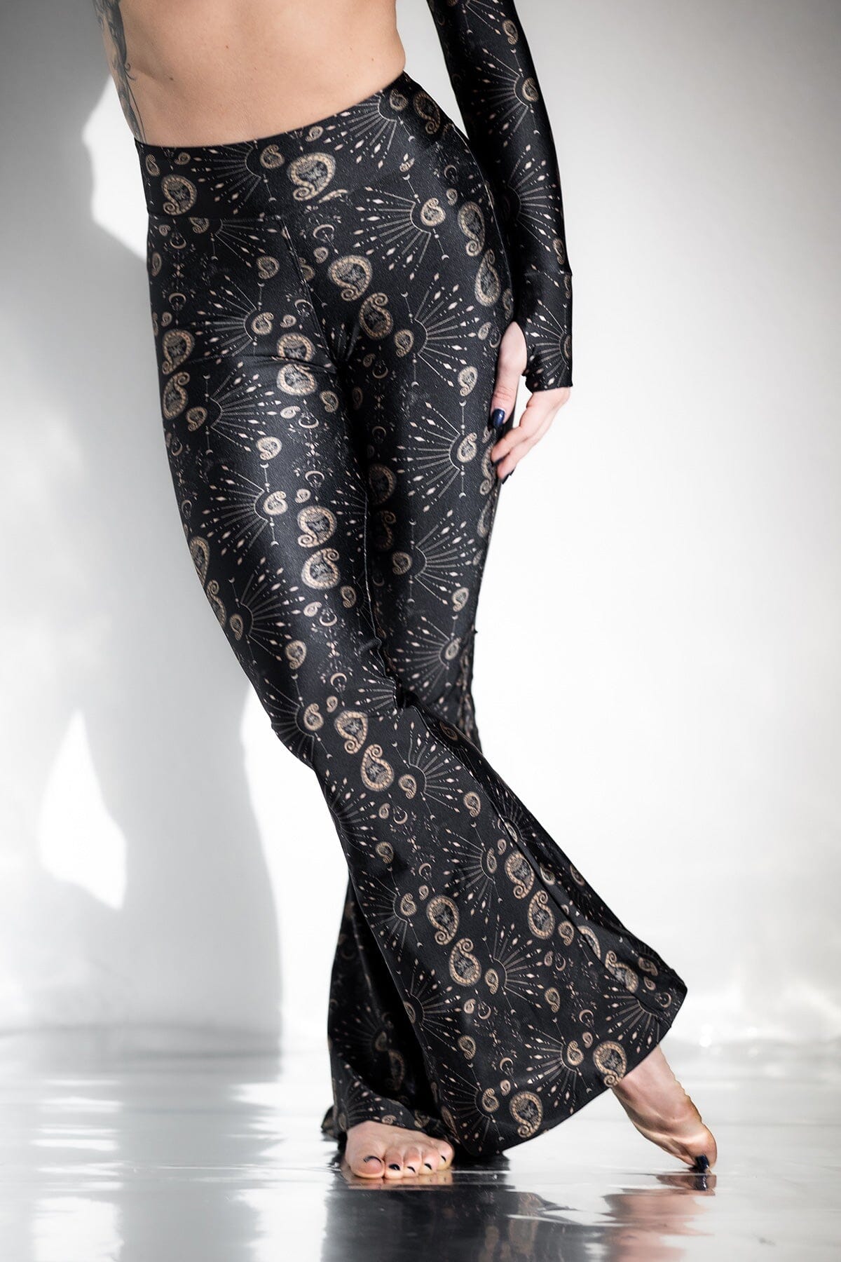 Mika Body Wear - Willow Pant #color_celestial-noir